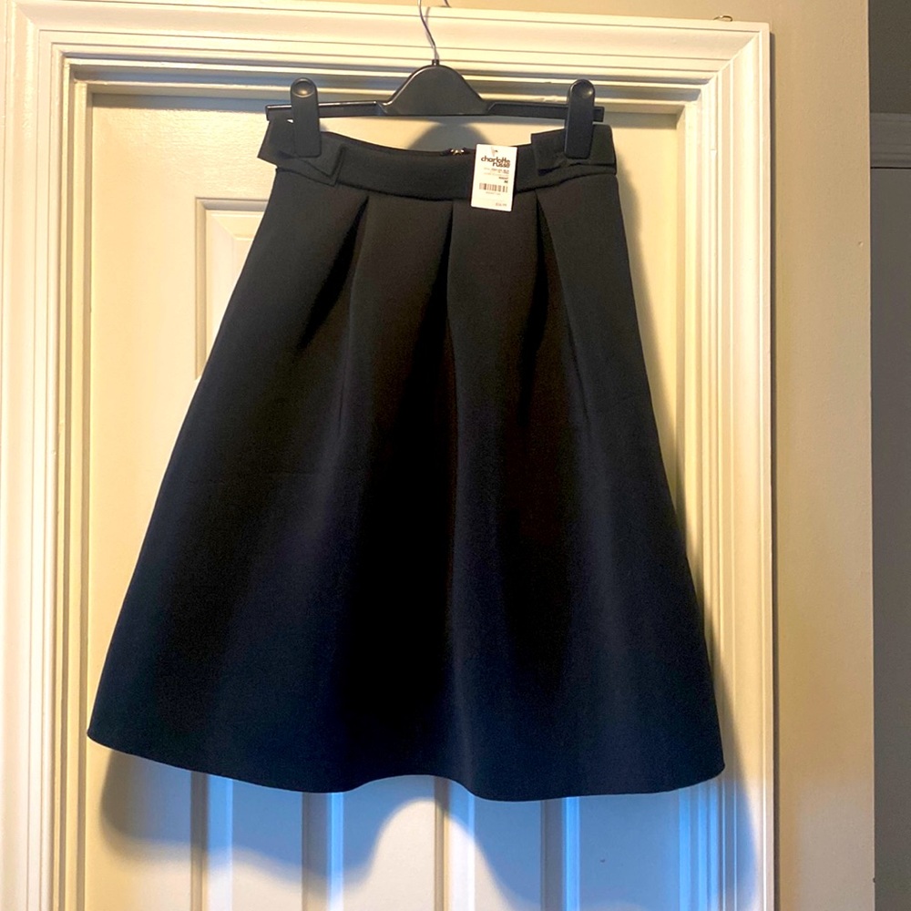 NWT Charlotte Russe Size M Black Pleated “Scuba” Party Skirt